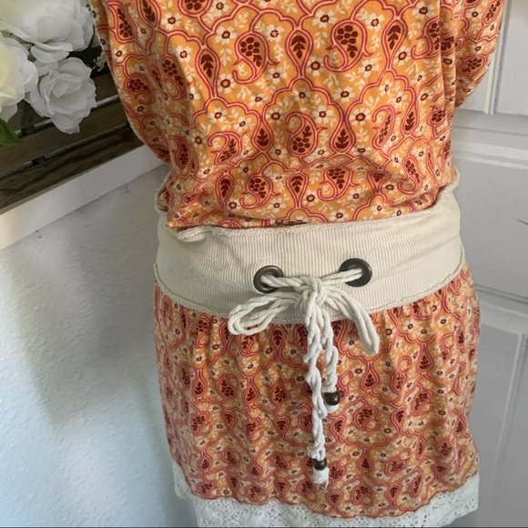 Decree| Red/Orange Paisley Pattern Top - Picture 2 of 7